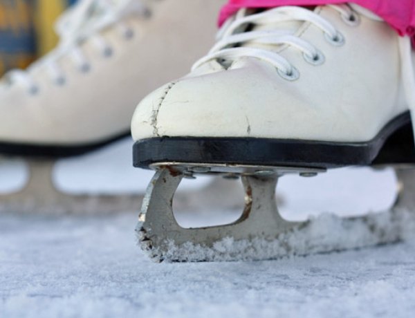 Farsangi Ice Party a Városi Jégpályán szombaton este 19 órától! 