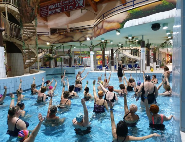 Két helyszínen a női vízi torna - Minden korosztály számára ajánlott