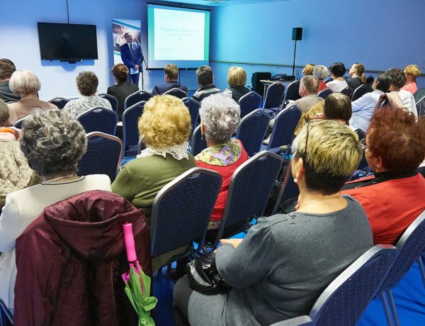 Nyugdíjasok munkában – Munkaviszony, szövetkezet vagy vállalkozás?