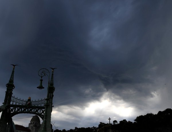 Többfelé is zivatarra figyelmeztetnek – Ilyen időjárás várható szerdán