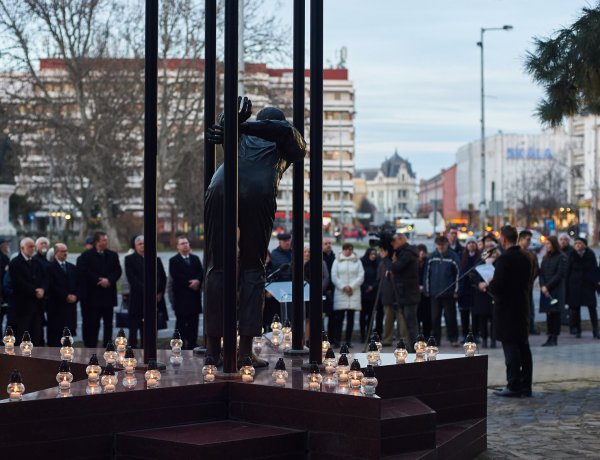 A Kommunista Diktatúra Áldozatainak Emlékművénél zárult a főhajtás kedden délután