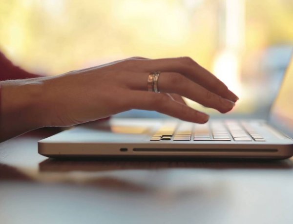 Ingyenes informatikai tanfolyamot hirdet a Móricz Zsigmond Megyei és Városi Könyvtár