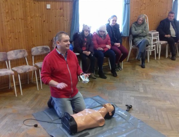 Újraélesztés elméletben és gyakorlatban – Életmentő képzés a mandai polgárőröknek