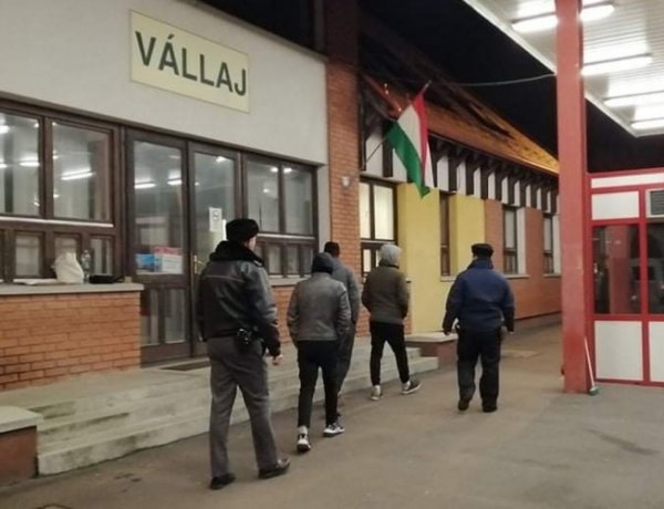 Átadták a rendőrök a Nyírbátorban elfogott határsértőket a román hatóságnak