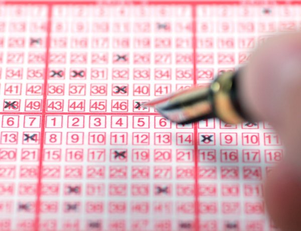 Tovább halmozódik az ötös lottó főnyereménye – Nem vitték el a rekordnyereményt