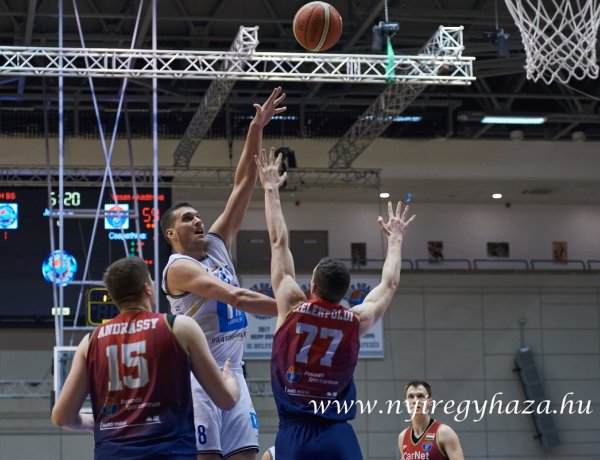 Vissza a győztes útra - magabiztosan nyertek a kosarasok hazai pályán