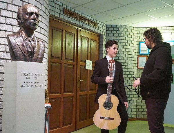 Megtartották a IV. Kelet-Magyarországi Gitárversenyt a Vikár Sándor Zeneiskolában