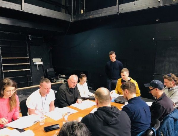 Várj, míg sötét lesz – Izgalmasnak ígérkező krimi olvasópróbáját tartották Nyíregyházán