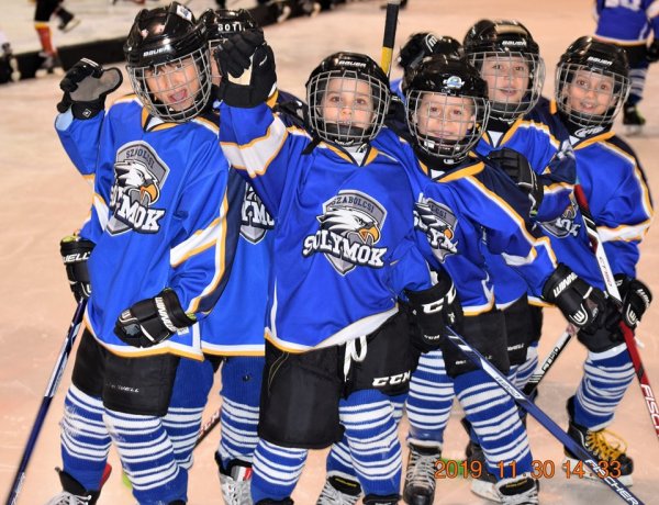 Hazai pályán a fiatal jégkorongozók - Utánpótlás torna a Városi Jégpályán