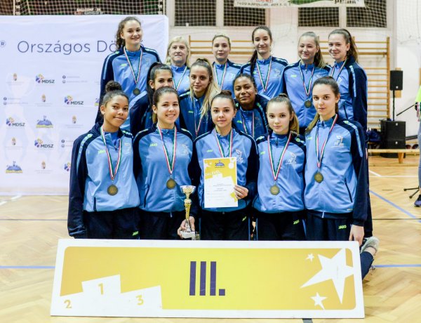 Diákolimpiai bronzérem - harmadik lett a Vasvári röplabda együttese