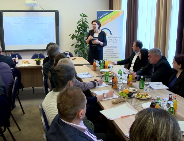 Változások a szakképzésben – Pölöskei Gáborné Nyíregyházán tartott tájékoztatót