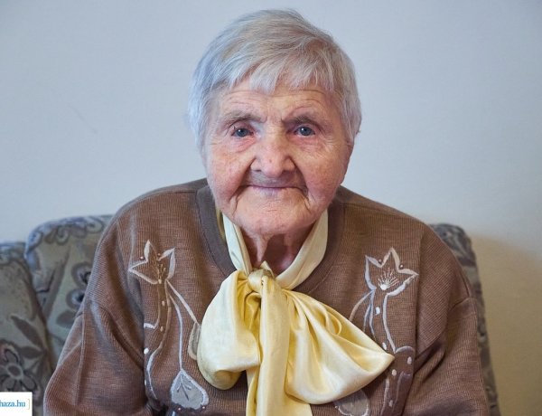 Újabb szépkorút köszöntöttek - 90 éves Babják Józsefné      