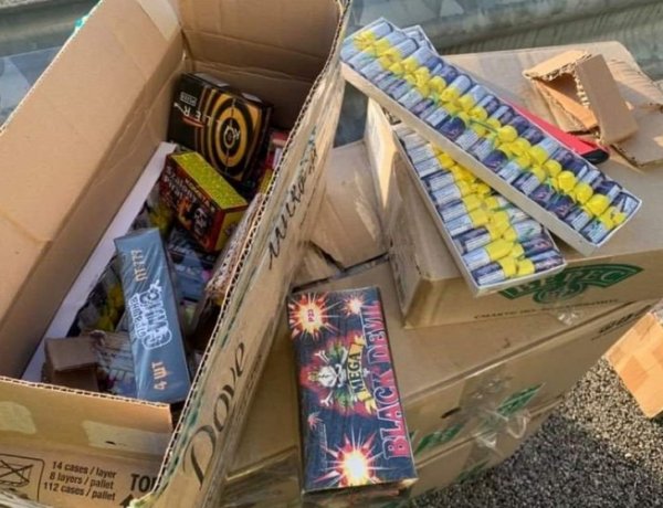 Pirotechnikai termékek birtoklására vonatkozó előírásokat szegett meg