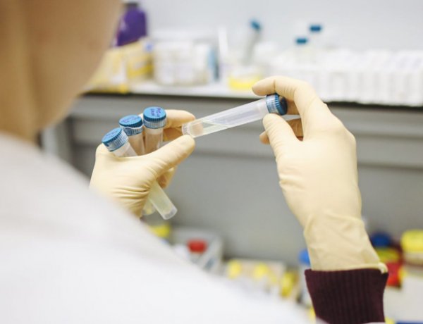 Hétre emelkedett a koronavírus-fertőzöttek száma Magyarországon - Debreceni a következő