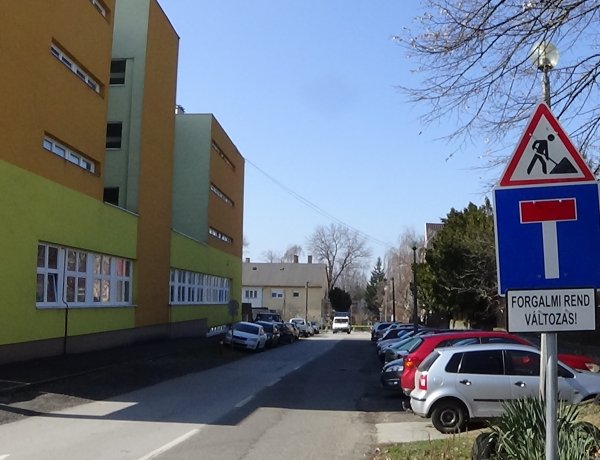 Ideiglenes forgalmirend-változás a Kórház közben – Helyreállítási munkálatokat végeznek