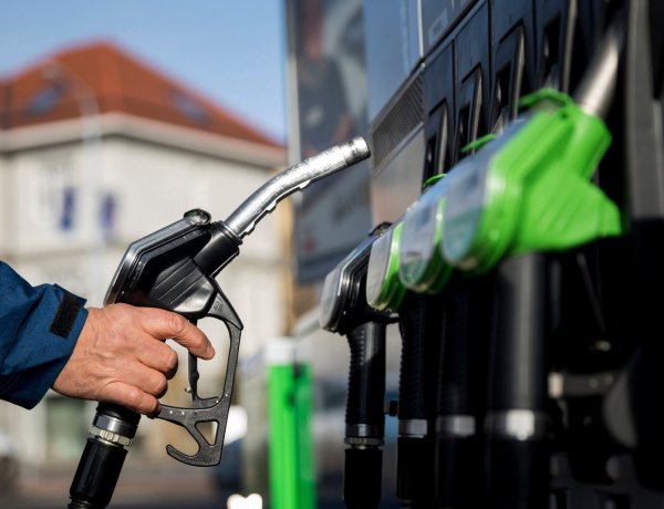 Biztosan olcsóbbak lesznek a hazai üzemanyagok – Jelentős árcsökkenés várható
