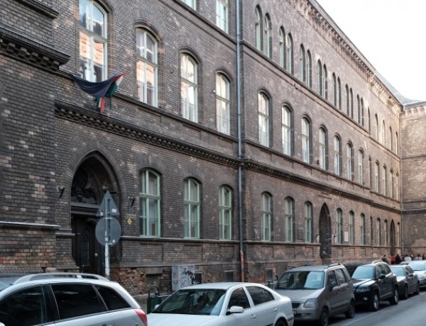 Emmi: minden iskolai programot, ünnepséget mondjanak le az intézmények!