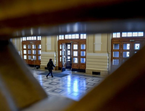 Péntekig el kell hagyniuk a felsőoktatási kollégiumokat a hallgatóknak