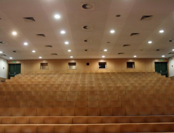 Távoktatásban is biztosított a felsőoktatási félév teljesítése