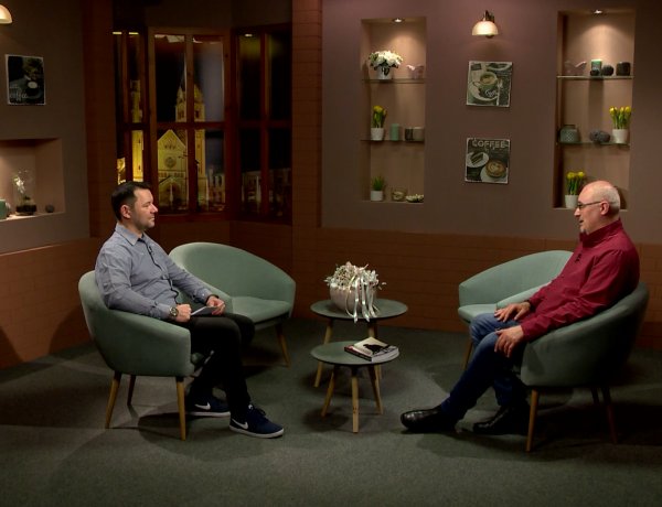 Ma este a Sziesztában – Gyuris Tibor új regénye és képregénybazár