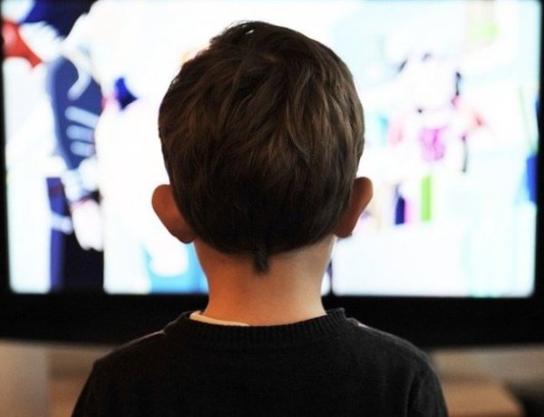 Az M5 hétköznap oktatási tartalmakkal segíti az otthon tanulókat