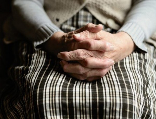 Az idősek a legveszélyeztettebbek, lehetőleg maradjanak otthon!