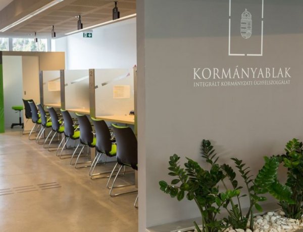 Csak időponttal rendelkezőket fogadnak a kormányablakok és okmányirodák