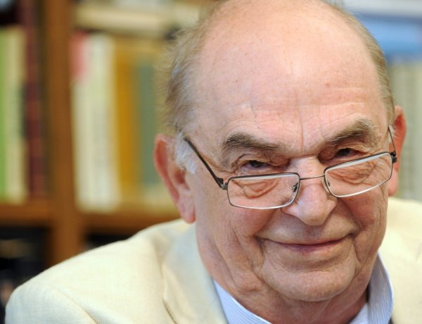 Bodrogi Gyula: fokozottan vigyázni kell az idősekre! – Videó!