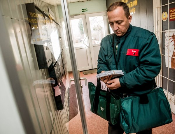 Gyorsabb nyugdíjkifizetést ígér a posta: 2-3 nappal hamarabb kézbesítenek