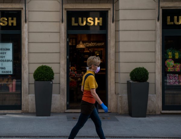 A távolságtartással emberéleteket menthetünk – Videógrafikán a koronavírus terjedése