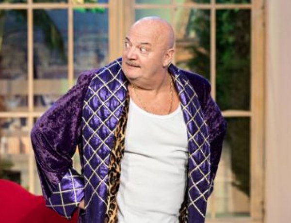 Telefonon értük el Puskás Tivadart – Önkéntes karanténba vonult feleségével és kutyájukkal