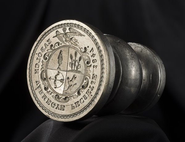 Újabb kincset mutatunk meg a múzeumból – Ez volt egykor Szabolcs vármegye pecsétnyomója!