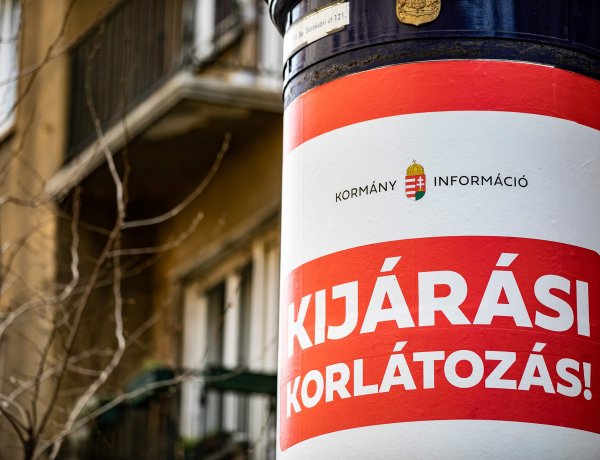 A kormány telefonon is tájékoztat a kijárási korlátozásról  