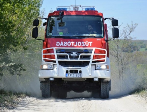 Több mint tíz szabadtéri tűzhöz riasztották megyénk tűzoltóit vasárnap