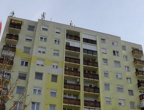 Tájékoztató érkezik a társasházakba – Fontos, hogy kihelyezzék a lépcsőházakba!