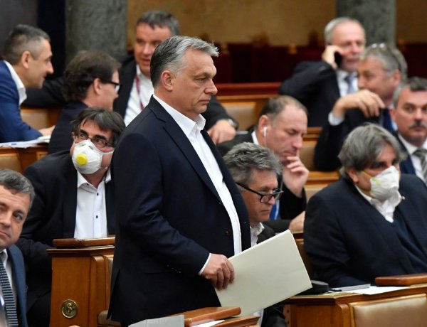 Elfogadta az Országgyűlés a koronavírus elleni védekezésről szóló törvényt