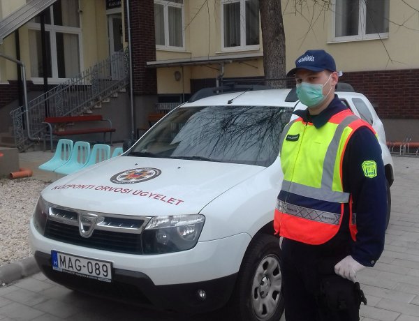 Polgárőrök segítik a munkát az Egészségügyi Alapellátási Központnál