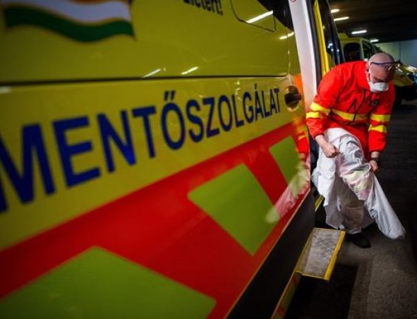 Szoftverfejlesztők és fiatal programozók segítik a mentők munkáját