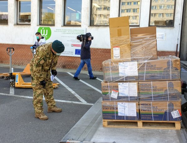 Megérkeztek a védőfelszerelések a nyíregyházi Jósa András Oktatókórházba!
