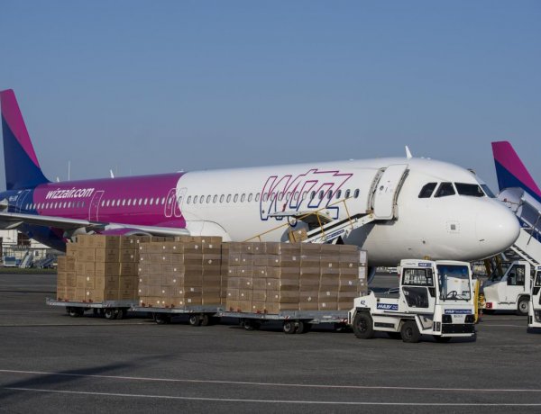 Operatív törzs: szombaton hét repülővel érkeznek védőeszközök Magyarországra