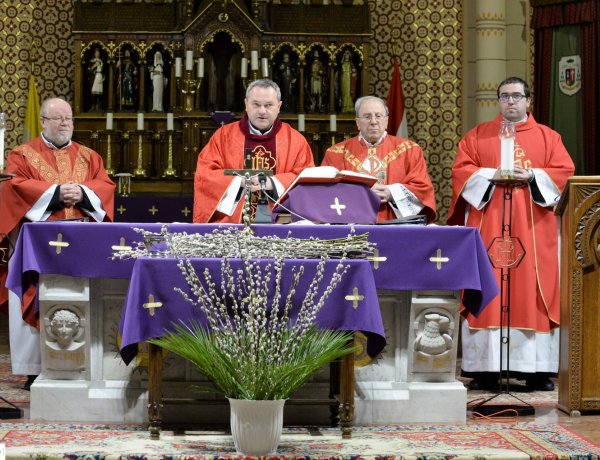 Virágvasárnap - Barkaszentelés a Magyarok Nagyasszonya-társszékesegyházban