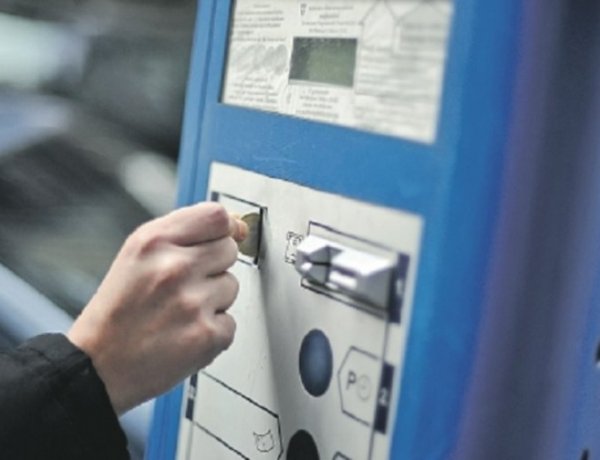 Hétfőtől díjmentes a közterületi parkolás Magyarországon