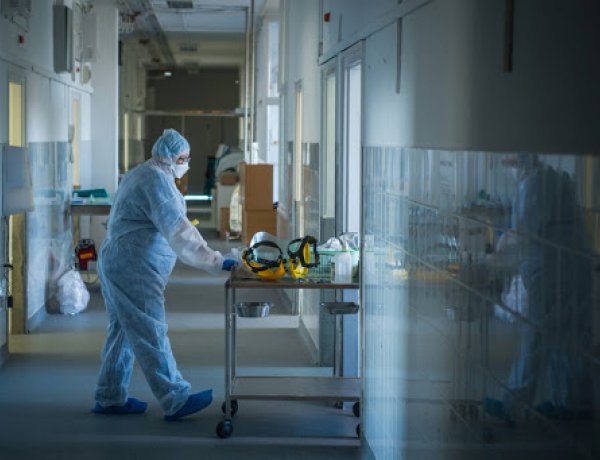 744 főre nőtt a beazonosított fertőzöttek száma és elhunyt 4 idős beteg