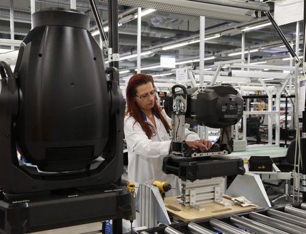 Olcsóbb megőrizni a munkahelyeket, mint újakat teremteni    