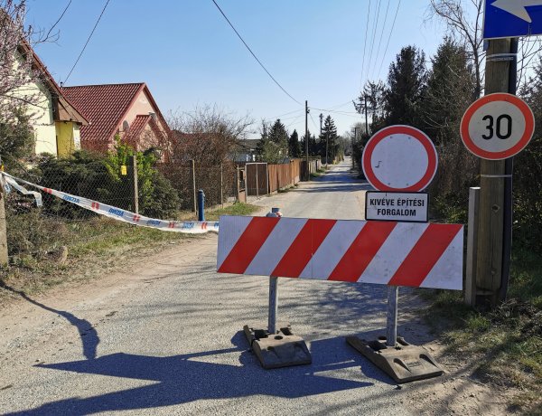 Forgalomkorlátozás a Csemete utcán - Közműépítés zajlik a területen