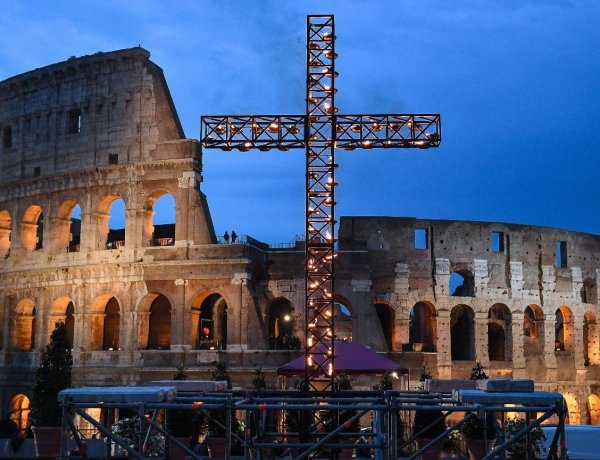 Nagypénteken Krisztus kereszthalálára emlékeznek a keresztények