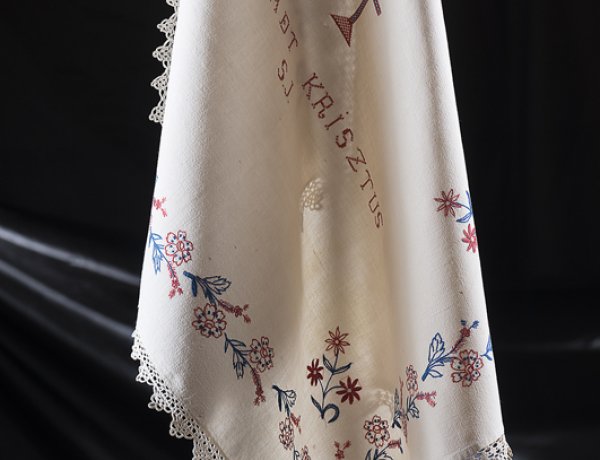 Pászka¬terítő - Megyénk katolikus lakosságának egyik jellegzetes ünnepi textíliája