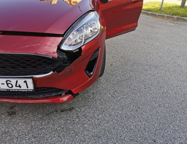 Koccanás történt szombaton délelőtt az Arany János utcán     