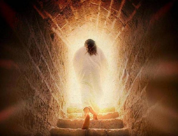 Húsvét üzenete Krisztus feltámadása mellett: a remény, a szebb jövőben való hit