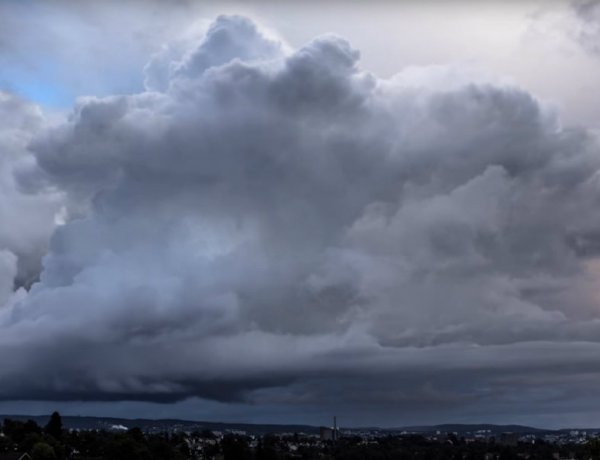 Országszerte zivatarra és széllökésekre figyelmeztet a meteorológia